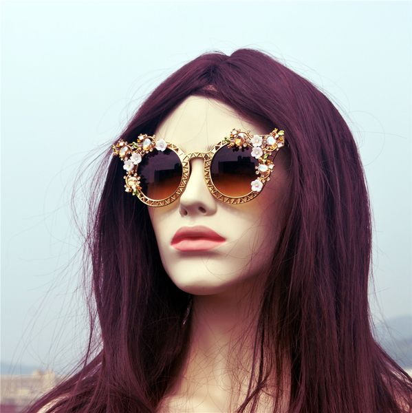 2019 new style metal sunglasses for women men designer diamond fashion brand women's summer beach rhinestone sun glasses nx, White;black
2019 new style metal sunglasses for women men designer diamond fashion brand women's summer beach rhinestone sun glasses nx, White;black