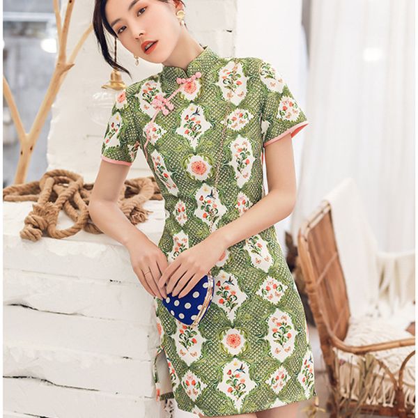 2019 spring and summer elegent women short sleeve models imitation jacquard printing short dress lady retro daily cheongsam, White
2019 spring and summer elegent women short sleeve models imitation jacquard printing short dress lady retro daily cheongsam, White