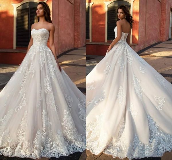 2020 new modern strapless a line wedding dresses lace appliqued backless with lace-up long summer country bridal gowns, White
2020 new modern strapless a line wedding dresses lace appliqued backless with lace-up long summer country bridal gowns, White