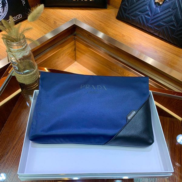 men and women general handbag, leather production, large capacity, design bag, fashionable and generous number
men and women general handbag, leather production, large capacity, design bag, fashionable and generous number
