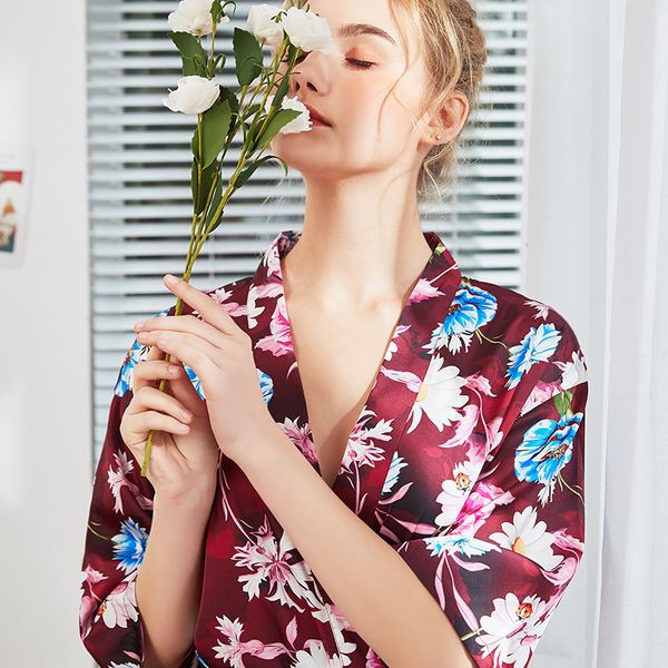 2019 new lady summer short robe bath gown chinese women's silky sleep kimono yukata nightgown sleepshirts pijama mujer -xxl, Black;red
2019 new lady summer short robe bath gown chinese women's silky sleep kimono yukata nightgown sleepshirts pijama mujer -xxl, Black;red