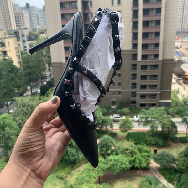 casual designer lady fashion black matt leather studded spikes point toe high heels slingback shoes wedding shoes brand new
casual designer lady fashion black matt leather studded spikes point toe high heels slingback shoes wedding shoes brand new
