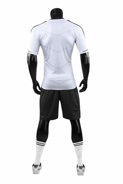 2019 men training football sets with shorts uniforms reversible football jerseys for that home and away look kits sports b25-20, Black;red
2019 men training football sets with shorts uniforms reversible football jerseys for that home and away look kits sports b25-20, Black;red