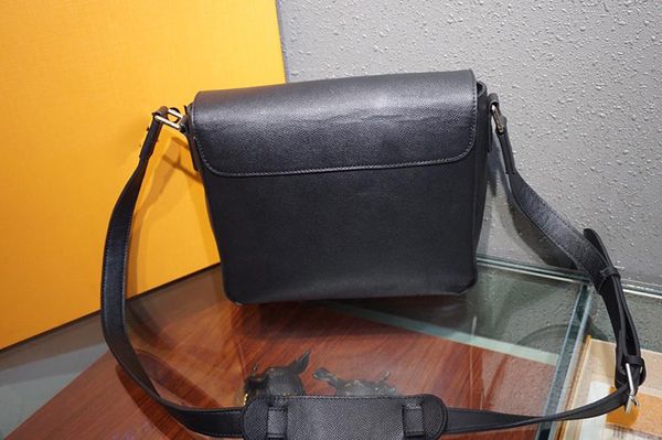 designer luxury handbag purse genuine leather shoulder crossbody l purse bag men single shoulder designer purses man bag
designer luxury handbag purse genuine leather shoulder crossbody l purse bag men single shoulder designer purses man bag