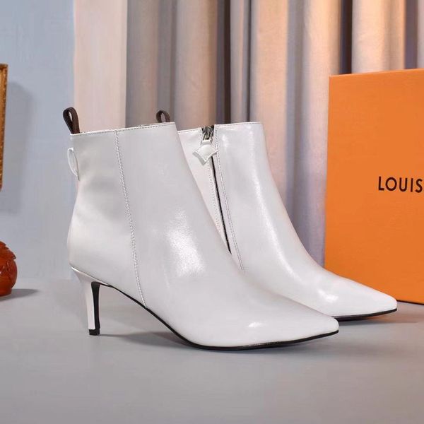 w24 wq limited french luxury women s autumn and winter casual shoes women s boots fashion printed sneakers size 35-40, Black
w24 wq limited french luxury women s autumn and winter casual shoes women s boots fashion printed sneakers size 35-40, Black