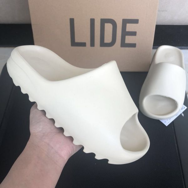 slippers qiao kanye slipper men and women couple sandals slippers non-slip outdoor beach shoes white black
slippers qiao kanye slipper men and women couple sandals slippers non-slip outdoor beach shoes white black