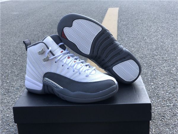 12 12s mens basketball shoes xii dark grey real carbon fiber playoffs outdoor sports sneakers with original box size us5.5-13, White;red
12 12s mens basketball shoes xii dark grey real carbon fiber playoffs outdoor sports sneakers with original box size us5.5-13, White;red