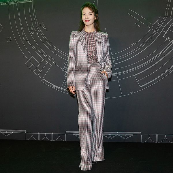 plaid suit 2 piece suit 2020 new female korean casual fashion micro pull trousers two piece set, White;black
plaid suit 2 piece suit 2020 new female korean casual fashion micro pull trousers two piece set, White;black