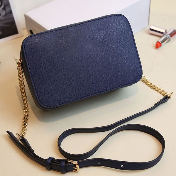luxury handbag 2020 women's bag designer cross pattern new fashion simple shoulder bag square chain messenger women's pu lea
luxury handbag 2020 women's bag designer cross pattern new fashion simple shoulder bag square chain messenger women's pu lea