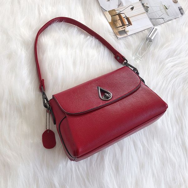 2019 new r fashion handbags embossed diagonal package female middle-aged minimalist portable shoulder bag mom
2019 new r fashion handbags embossed diagonal package female middle-aged minimalist portable shoulder bag mom
