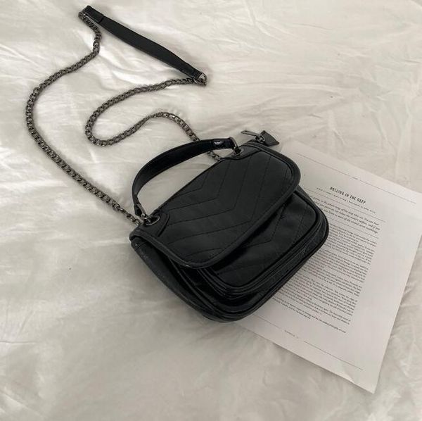 designer women handbag luxury shoulder bag temperament chain crossbody thread plain classic woman bags bright leather/5
designer women handbag luxury shoulder bag temperament chain crossbody thread plain classic woman bags bright leather/5