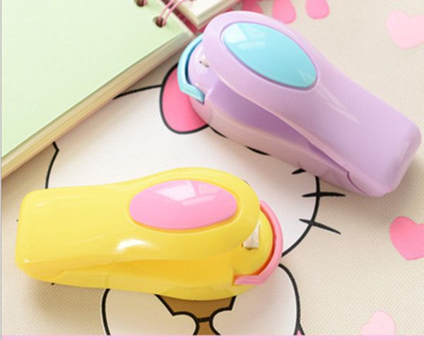portable bag clips handheld mini electric heat sealing machine impulse sealer seal packing plastic bag work with battery
portable bag clips handheld mini electric heat sealing machine impulse sealer seal packing plastic bag work with battery