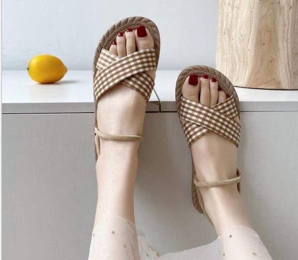 fashionable little fresh summer new style of literature and art college style all-around flat bottomed two wearing women's sanda, Black
fashionable little fresh summer new style of literature and art college style all-around flat bottomed two wearing women's sanda, Black