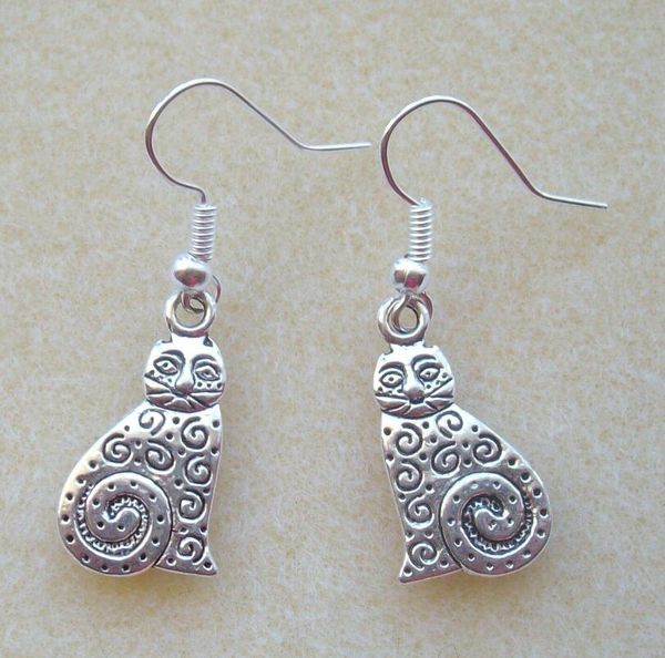 ancient silver cute spiral patterned cat charm dangly short drop animal earrings fashion designer creative couple jewelry holiday gift
ancient silver cute spiral patterned cat charm dangly short drop animal earrings fashion designer creative couple jewelry holiday gift