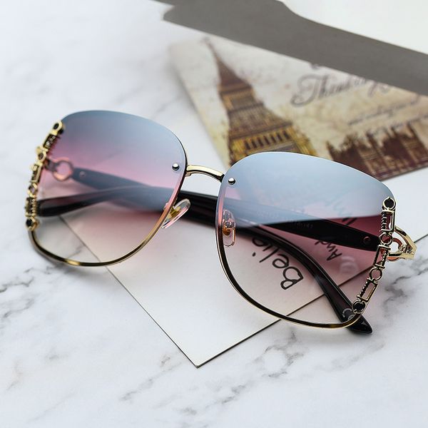 Ladies Oversized Fashion Sunglasses Luxury Elegant Sunglasses For Women 5 Colors Available Hanging glasses With Top Quality Fashion Style
Ladies Oversized Fashion Sunglasses Luxury Elegant Sunglasses For Women 5 Colors Available Hanging glasses With Top Quality Fashion Style