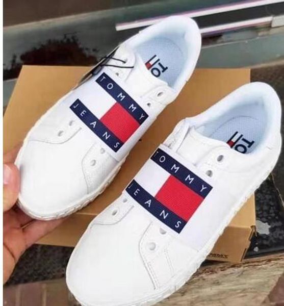 new 2020 fashion men casual shoes for women with leather black red blue stripes ace sneakers black white size 36-44
new 2020 fashion men casual shoes for women with leather black red blue stripes ace sneakers black white size 36-44