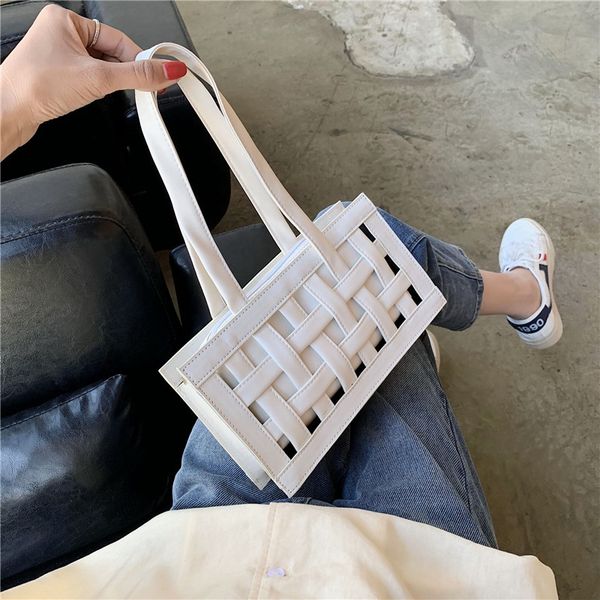 2020 new foreign baguette niche fashion armpit bag hollow shoulder bag shoulder hand bags
2020 new foreign baguette niche fashion armpit bag hollow shoulder bag shoulder hand bags