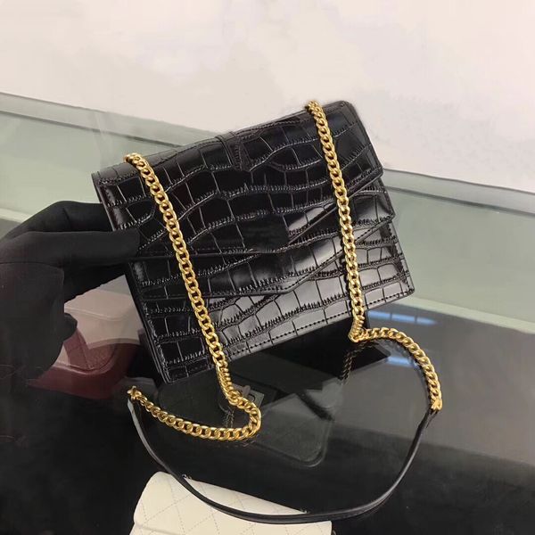wholesale ladies fashion messenger bag leather crocodile leather chain shoulder bag magnetic button decoration small square bag wild casual
wholesale ladies fashion messenger bag leather crocodile leather chain shoulder bag magnetic button decoration small square bag wild casual