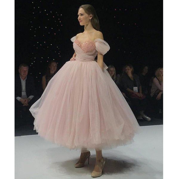 2020 pearl pink puffy prom dresses off shoulder tulle crystal beaded corset back with big bow tea length formal evening gowns, Black;red
2020 pearl pink puffy prom dresses off shoulder tulle crystal beaded corset back with big bow tea length formal evening gowns, Black;red