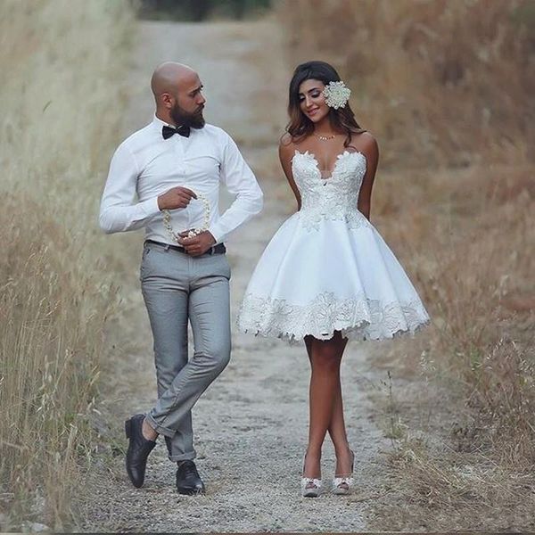 2023 short mini a line wedding dresses sweetheart lace appliques sleeveelss back plus size wedding dress bridal gowns, White
2023 short mini a line wedding dresses sweetheart lace appliques sleeveelss back plus size wedding dress bridal gowns, White