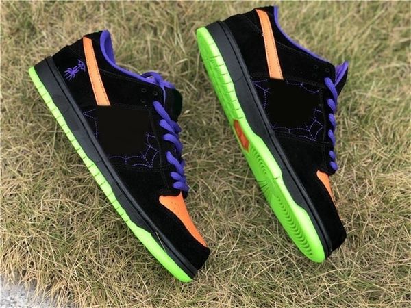 6817 006 authentic sb dunk low night of mischief running shoes men women glow in the dark black/total orange-court purple-volt bqsneakers
6817 006 authentic sb dunk low night of mischief running shoes men women glow in the dark black/total orange-court purple-volt bqsneakers