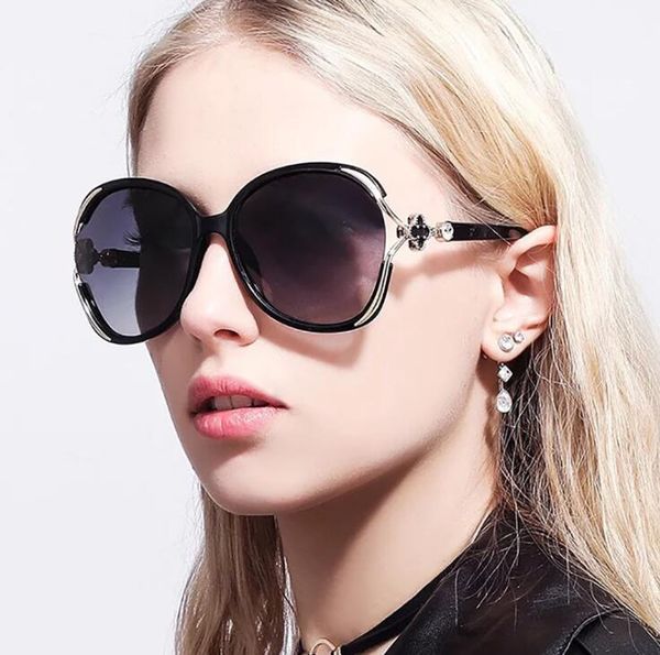 2021 vintage cat eye sunglasses fashion new sunglass women popular designer big frame flap oversized sunglasses soleil femme uv400 hot, White;black
2021 vintage cat eye sunglasses fashion new sunglass women popular designer big frame flap oversized sunglasses soleil femme uv400 hot, White;black