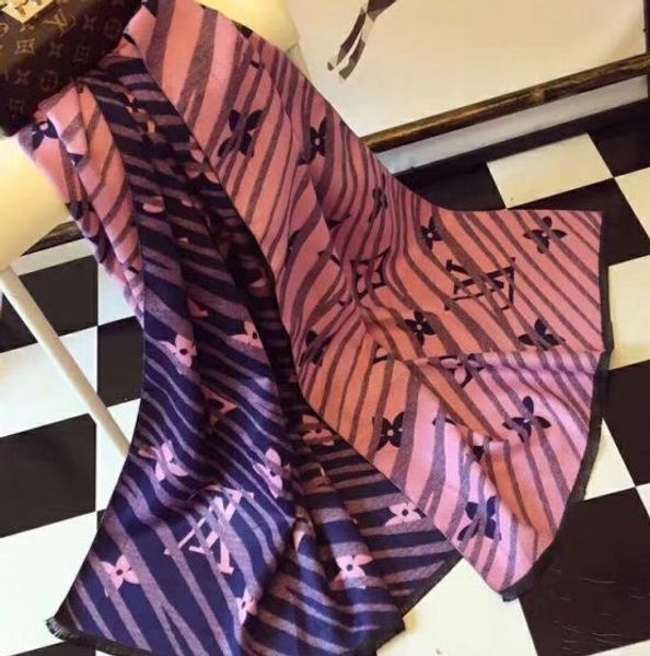 2019the latest luxury scarf brand famous designer letter pattern lady gift scarf 100% silk long scarf size, Blue;gray
2019the latest luxury scarf brand famous designer letter pattern lady gift scarf 100% silk long scarf size, Blue;gray
