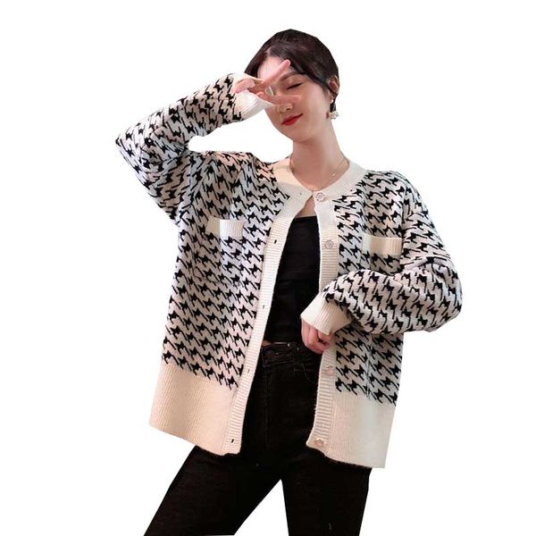 2019 women sweater poncho long sleeve knitted single button sweater coat women winter cardigans jumper, White
2019 women sweater poncho long sleeve knitted single button sweater coat women winter cardigans jumper, White
