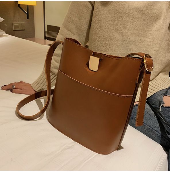 2018 china brand plain messenger leather bucket bags for ladies ruixin wanggong /11
2018 china brand plain messenger leather bucket bags for ladies ruixin wanggong /11