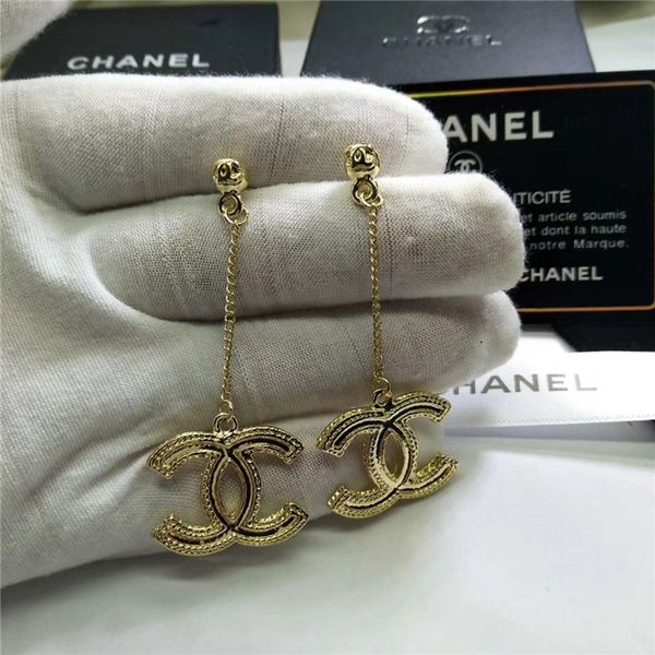Luxury diamond drop earring with diamond fa hion metal letter brand name earring 20 tyle ilver needle, Golden;silver
Luxury diamond drop earring with diamond fa hion metal letter brand name earring 20 tyle ilver needle, Golden;silver