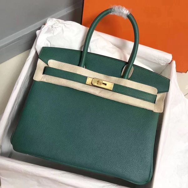 the new european classic luxury style shoulder bag fashion handbag leather soft leather solid strap bag 25 30 35 size
the new european classic luxury style shoulder bag fashion handbag leather soft leather solid strap bag 25 30 35 size