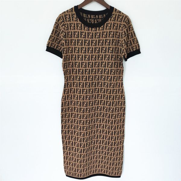 2020 new women dresses spring o-neck spring sleeve long designer dress letters party work fashion ice silk women clothes plus size s-l, Black;gray
2020 new women dresses spring o-neck spring sleeve long designer dress letters party work fashion ice silk women clothes plus size s-l, Black;gray