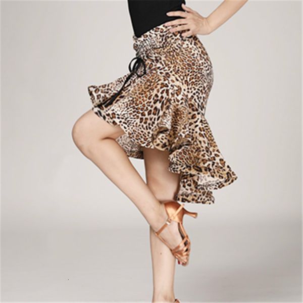 2020latin fishtail skirt for female adults latin practice performance dancing costumes half length print skirt women, Black;red
2020latin fishtail skirt for female adults latin practice performance dancing costumes half length print skirt women, Black;red