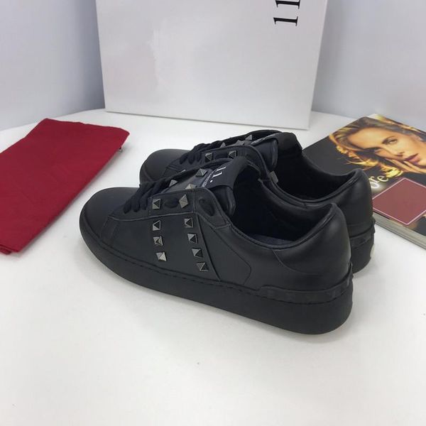 name designer kanye west arena shoes man casual sneaker red fashion designer sneaker black white party shoes trainer l14
name designer kanye west arena shoes man casual sneaker red fashion designer sneaker black white party shoes trainer l14