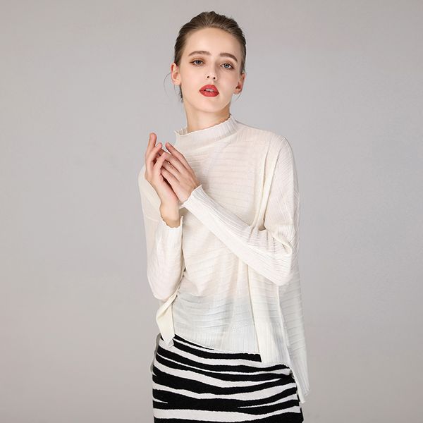 comfortable wind-curled loose sweater for women in autumn and winter new semi-high collar pullover with bottom and long sleeve k, White;black
comfortable wind-curled loose sweater for women in autumn and winter new semi-high collar pullover with bottom and long sleeve k, White;black