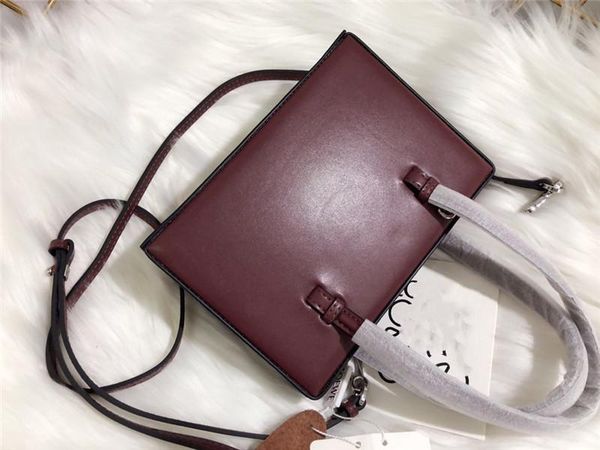 1456 2019 women handbag large luxury designer shoulder bags female messenger bag ladies autumn winter casual tote bags 11 
1456 2019 women handbag large luxury designer shoulder bags female messenger bag ladies autumn winter casual tote bags 11