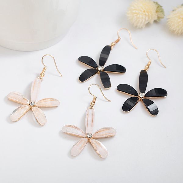 2019 korean style design beautiful flower earrings for women black white flower wedding engagement jewelry gift, Silver
2019 korean style design beautiful flower earrings for women black white flower wedding engagement jewelry gift, Silver