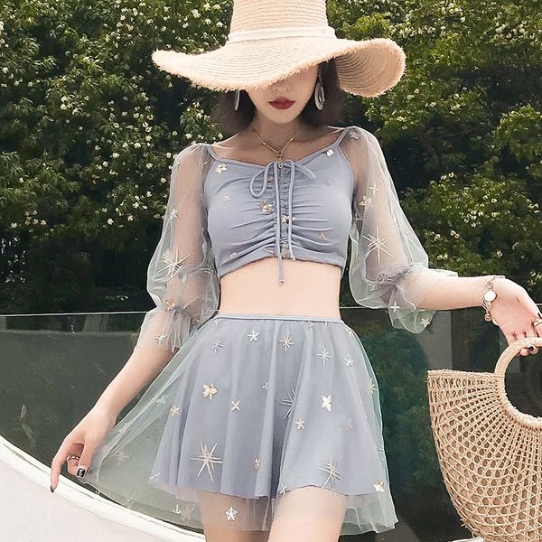 skirt split breifs three-piece swimsuit lace long-sleeved sun-proof high waist briefs belly-covering conservative spring swimsuit, White;black
skirt split breifs three-piece swimsuit lace long-sleeved sun-proof high waist briefs belly-covering conservative spring swimsuit, White;black