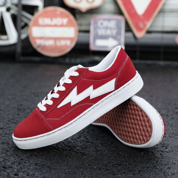 new couple canvas shoes solid color red black gray wear low to help large size men and women casual shoes
new couple canvas shoes solid color red black gray wear low to help large size men and women casual shoes