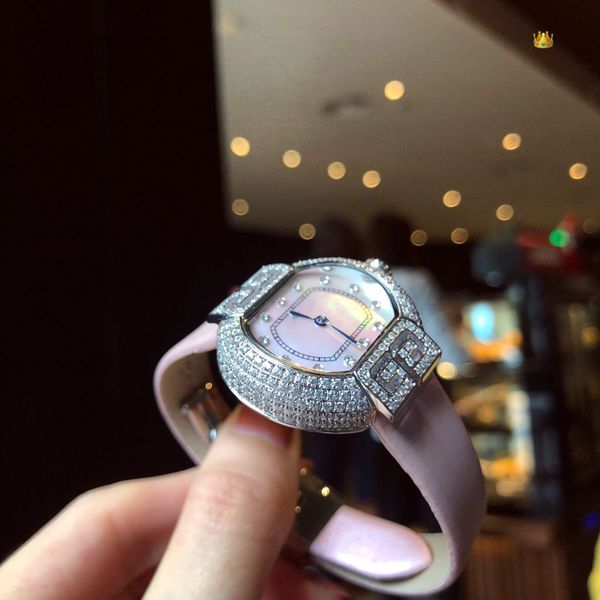 fashion luxury designer women watch full diamond shining silver and gold dress watches nice gift for ladies montre femme female clock, Slivery;brown
fashion luxury designer women watch full diamond shining silver and gold dress watches nice gift for ladies montre femme female clock, Slivery;brown