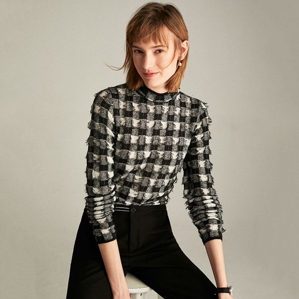 2019 fall and winter black and white plaid handmade tassel women high neck sweater, White;black
2019 fall and winter black and white plaid handmade tassel women high neck sweater, White;black