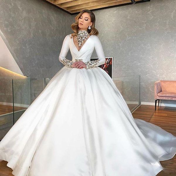 white ball gown arabic dubai princess wedding dresses bridal gowns high collar crystal with belt satin church robe de mairee
white ball gown arabic dubai princess wedding dresses bridal gowns high collar crystal with belt satin church robe de mairee