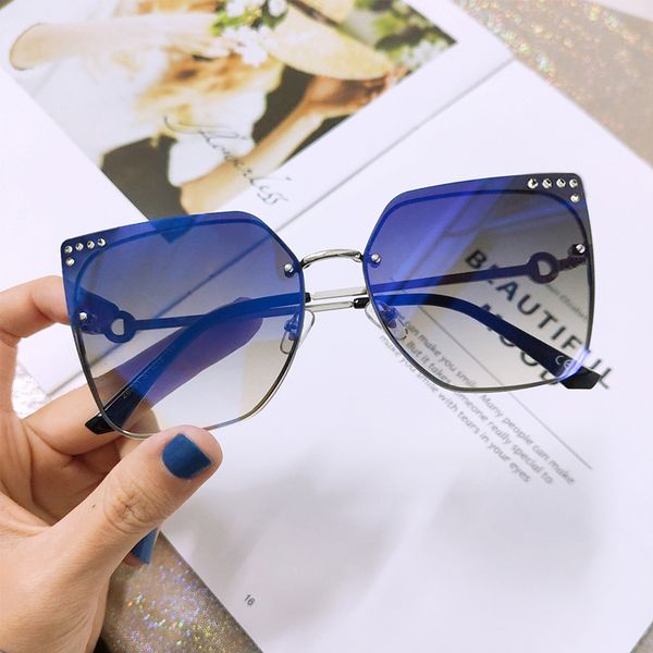 new brand square sunglasses women cat eye rimless sun glasses vintage metal big frame eyeglasses fashion outdoor oculos de sol
new brand square sunglasses women cat eye rimless sun glasses vintage metal big frame eyeglasses fashion outdoor oculos de sol