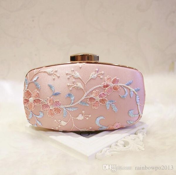 outlet brand women handbag small fresh flower embroiderys dinner bag sweet elegant embroidery chain bags banquet night club dress handbags
outlet brand women handbag small fresh flower embroiderys dinner bag sweet elegant embroidery chain bags banquet night club dress handbags