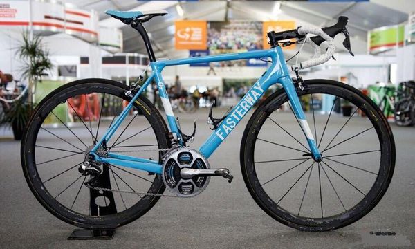 t800 2018 fasterway brand o2 blue with white decal carbon road frame:carbon frame+seatpost+fork+clamp+headset,ems ing
t800 2018 fasterway brand o2 blue with white decal carbon road frame:carbon frame+seatpost+fork+clamp+headset,ems ing