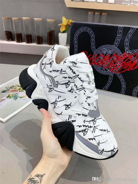 2019versace runway squalo mesh and leather white shark shape oversized shoes breathable shoes sneakers medusanew with original box, Blue;gray
2019versace runway squalo mesh and leather white shark shape oversized shoes breathable shoes sneakers medusanew with original box, Blue;gray