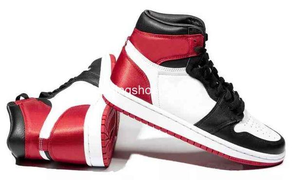 2019 new 1 satin black toe mens basketball shoes black white varsity red 1s designer sport sneakers cd0461-016 eur 40-46, White;red 
2019 new 1 satin black toe mens basketball shoes black white varsity red 1s designer sport sneakers cd0461-016 eur 40-46, White;red