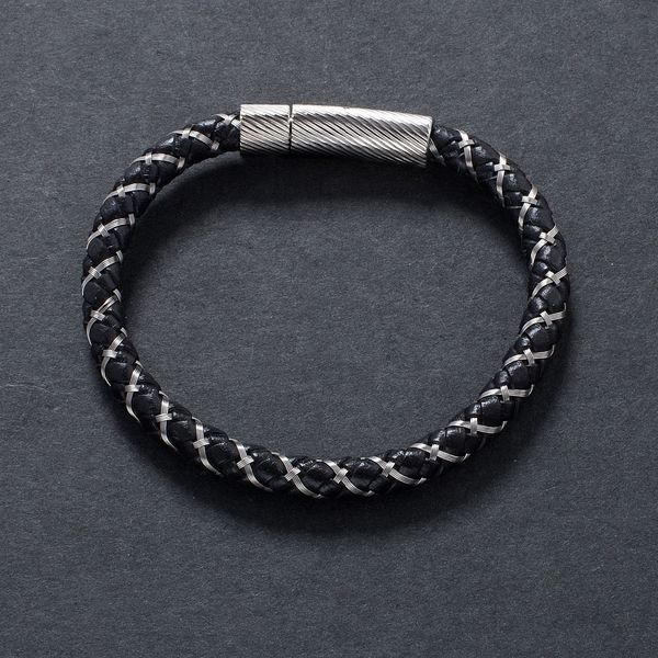 new style 2018 latest popular men's leather bracelet retro charm black bracelet charm woven stainless steel ph526, Golden;silver
new style 2018 latest popular men's leather bracelet retro charm black bracelet charm woven stainless steel ph526, Golden;silver