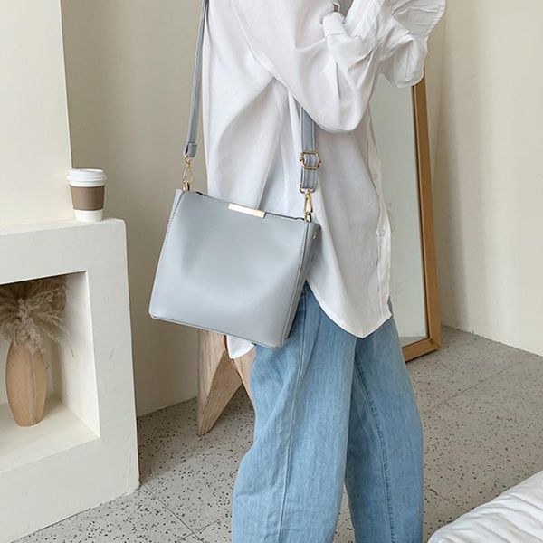 pu leather women crossbody bags women's solid color shoulder bag gift temperament girl holding small leather bags
pu leather women crossbody bags women's solid color shoulder bag gift temperament girl holding small leather bags
