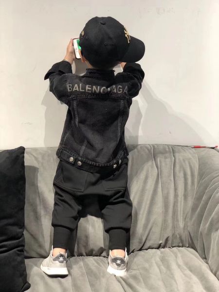 Luxury kid de igner clothe jacket fa hion boy girl clothe whole ale giacca firmata coat ve te de cuir high quality
Luxury kid de igner clothe jacket fa hion boy girl clothe whole ale giacca firmata coat ve te de cuir high quality
